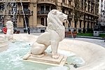 Detalle de la fuente de los Leones en la plaza de Jado de Bilbao (Vizcaya)