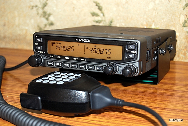 Transceptor Kenwood TM-V71E